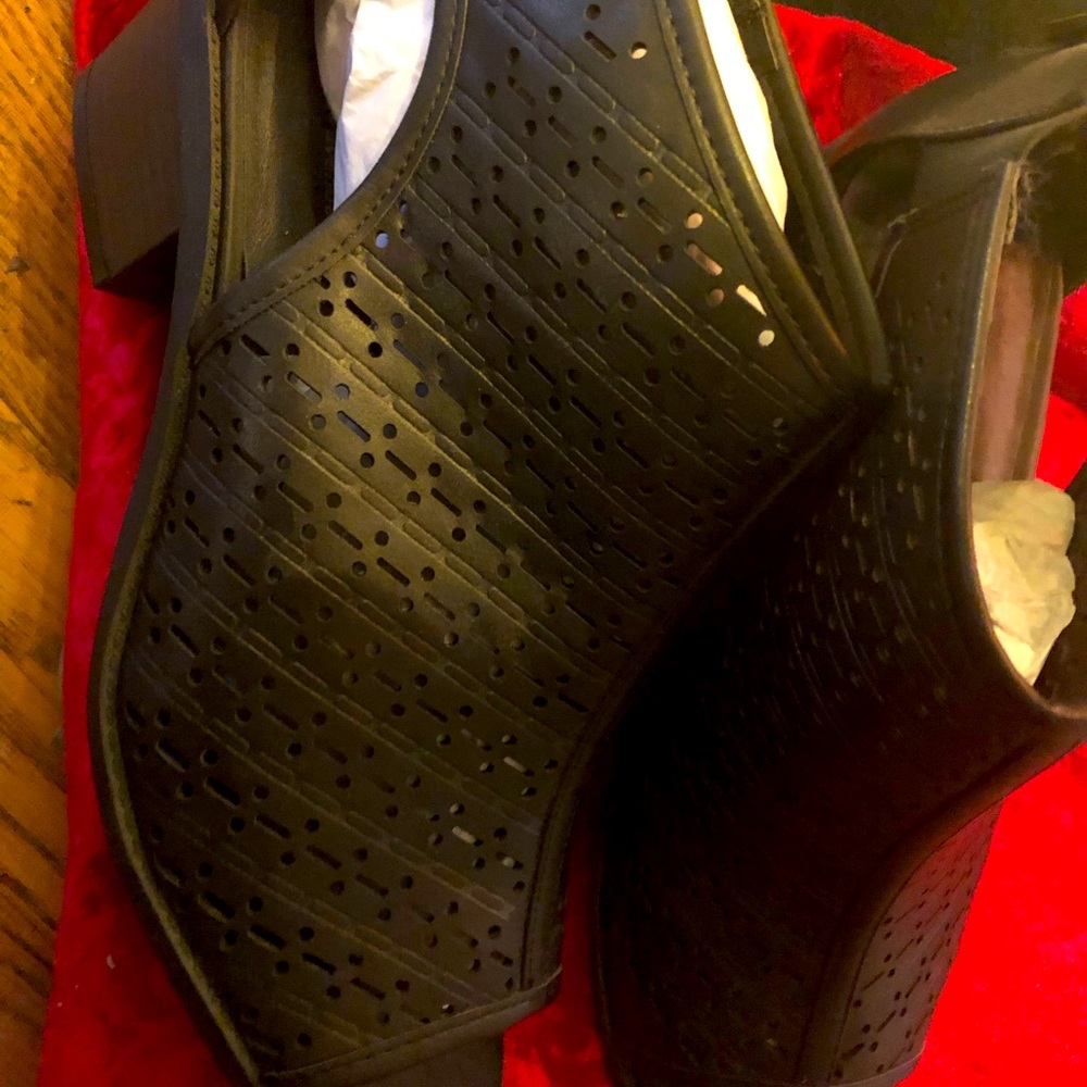 New Black Peep Toe Shoes. NWOT